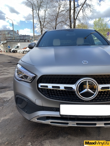 Полная оклейка Mercedes-Benz GLA в серый матовый металлик